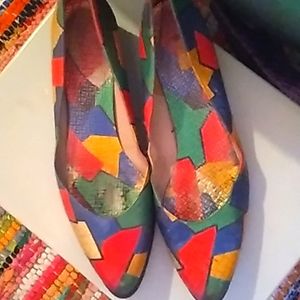 Vintage slip-on Flats w/a bright geometric print